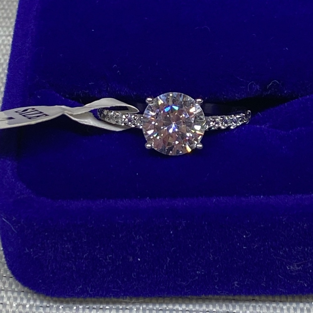 Elegant Silver Diamond Ring